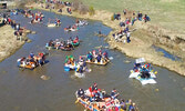 Лодочные гонки на реке Ganaraska River (Float Your Fanny Down the Ganny River Race)