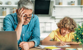 Подавляющее большинство родителей возмущены идеей “частичного обучения”...