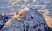 Вид на могилу Аарона с воздуха. Гора Ор, Иордания. 