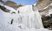 Замерзший водопад Albion Falls