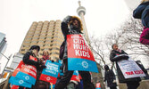 Онтарио: битва вокруг школы