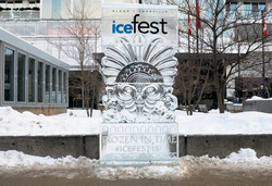 Bloor-Yorkville Icefest - ежегодный конкурс на создание лучшей скульптуры изо льда...
