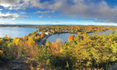 Заповедник Foley Mountain, расположенный на озере Upper Rideau, является домом для Spy Rock...