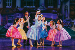 Праздник танца. Bayview School of Ballet завершила ещё один танцевальный сезон, представив 44-й ежегодный спектакль The Fairy Doll на сцене Richmond Hill Centre for the Performing Arts. Вечер стал настоящим праздником танца, традиций и творческого роста учеников, объединив классический балет и разнообразные современные стили. Постановка отразила многолетнюю преемственность школы, основанной в 1982 году Беллой Коварской и сегодня продолжающейся под руководством Анны Коварской. Школа остаётся живым пространством творчества, где ученики всех возрастов раскрываются в танце, выходят на сцену и находят поддержку в дружном сообществе, объединённом любовью к искусству. См. стр.8-9.