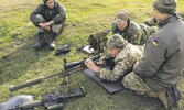 На Украине действуют порядка двухсот военных инструкторов из Канады...