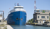 Корабль заходит в Welland Canal